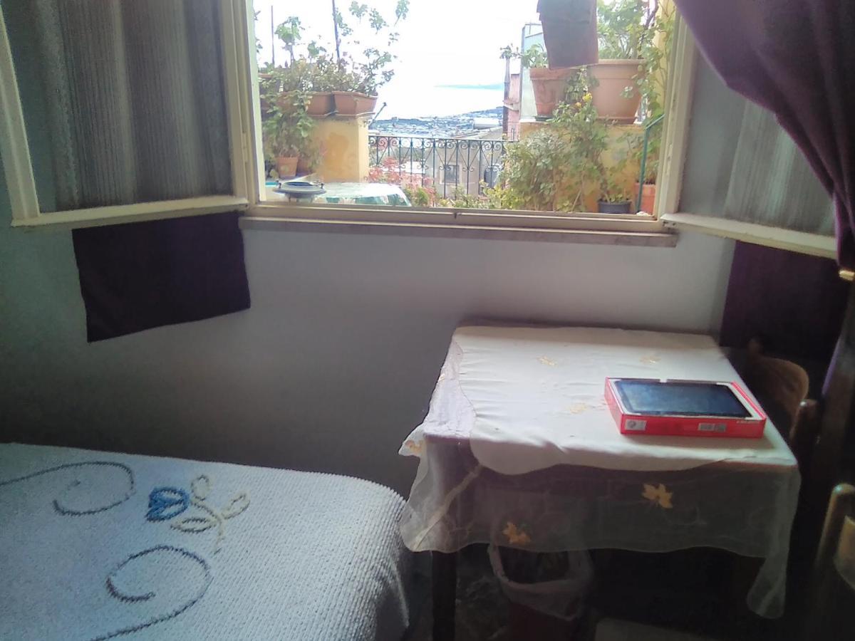Room In Guest Room - Single Room With Shared Bathroom ตาออร์มินา ภายนอก รูปภาพ